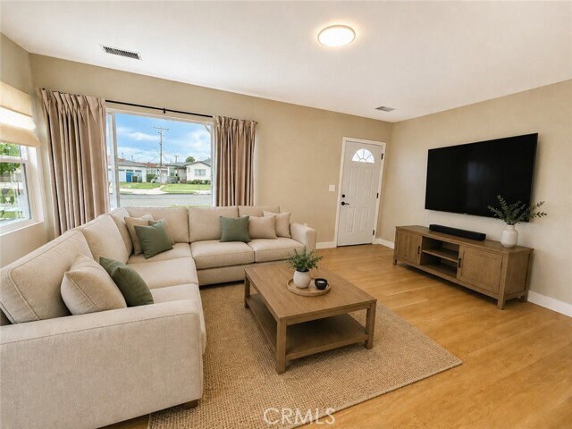 Foto del edificio - 5025 W 121st St