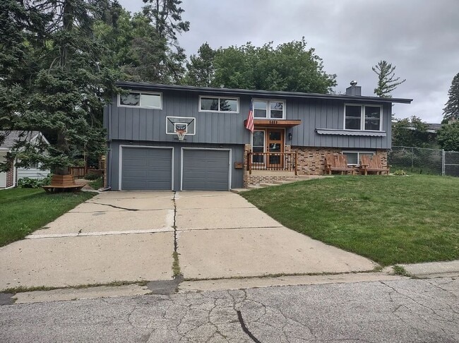 Building Photo - 5959 Dawson Ct