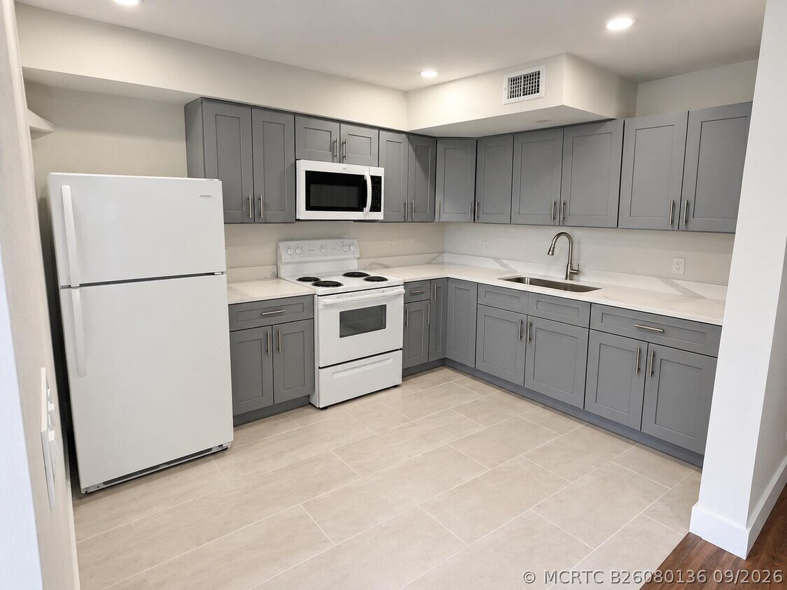 Foto del edificio - 626 NW 179th St