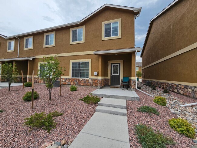 Foto del edificio - 3 bed-3 bath Townhome with AC!!!
