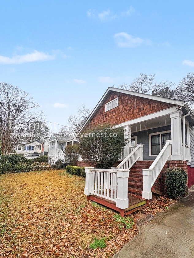 3 Bed/2 Bath House/ Available Now! - 3 Bed/2 Bath House/ Available Now!