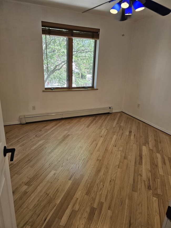 Building Photo - 88-32 75th Ave