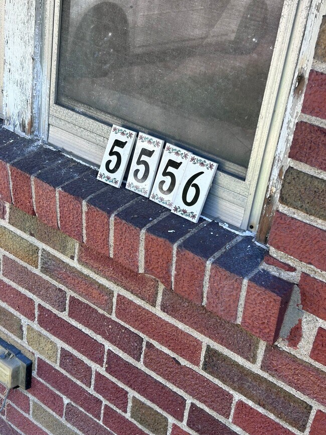 Foto del edificio - 5556 Floy Ave