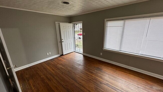 Foto del edificio - 1294 Pallwood Rd