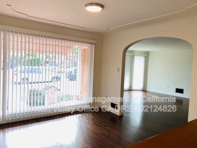 Foto del edificio - 444 Tyrella Ave