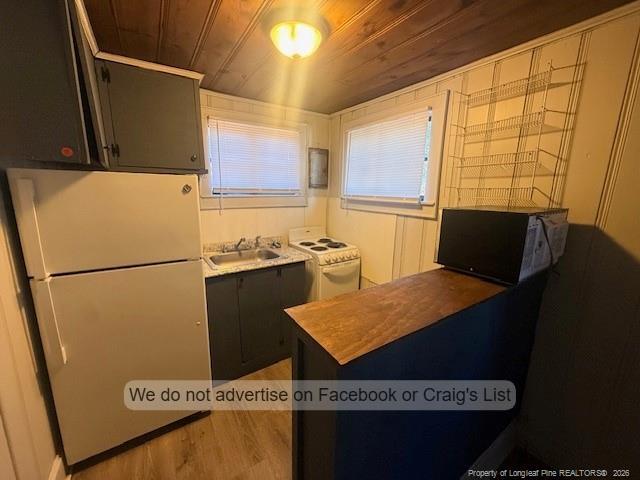 Foto del edificio - 201 Country Club Dr