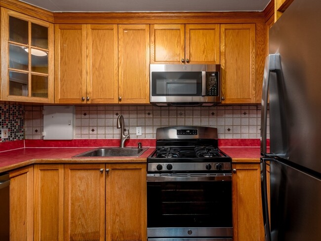 Building Photo - 38 Juniper St