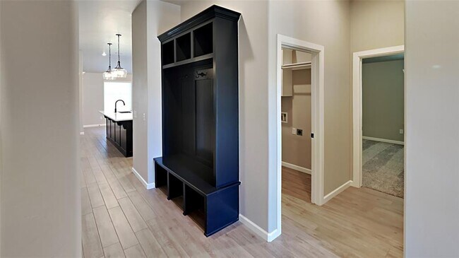 Foto del edificio - 1826 Taines Turn