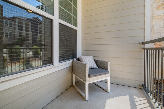 2 habitaciones, 2 baños, 1,070 pies cuadrados, patio privado - Citadel at Westpointe