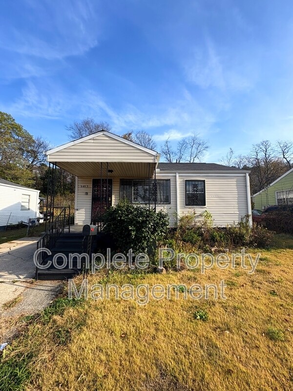 Primary Photo - 2023 Hollins Dr