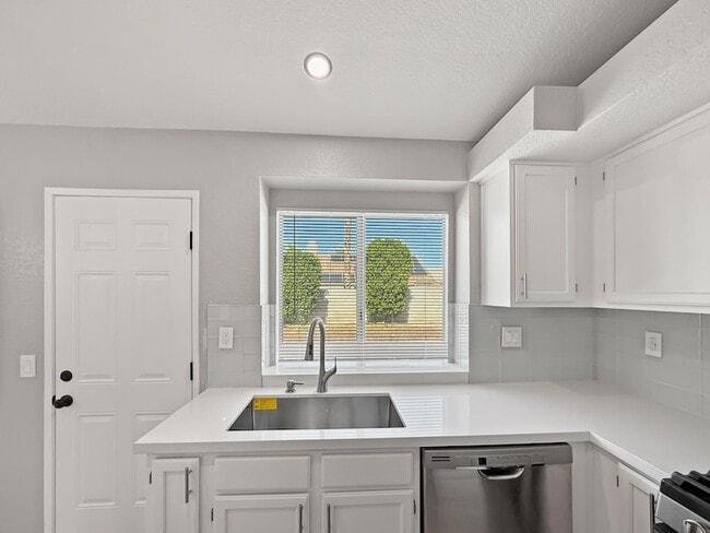 Foto del edificio - 69736 Cypress Rd