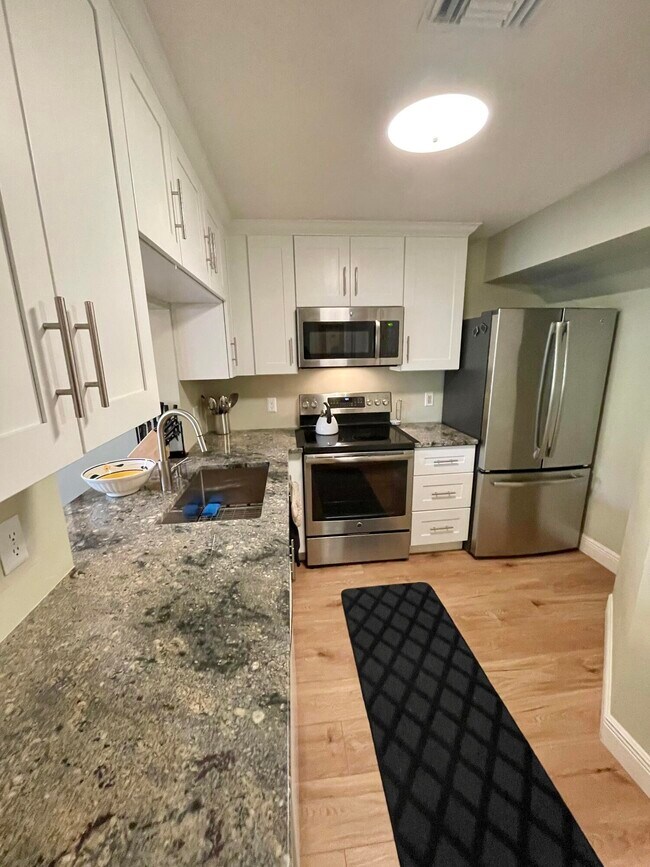 Foto del edificio - 12708 Shoreline Dr