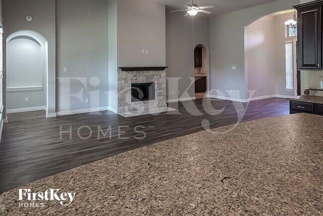 Foto del edificio - 27727 Halls Farms Ln