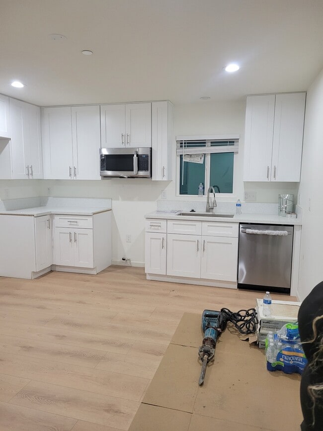 Foto del edificio - 4852 Stancroft Ave