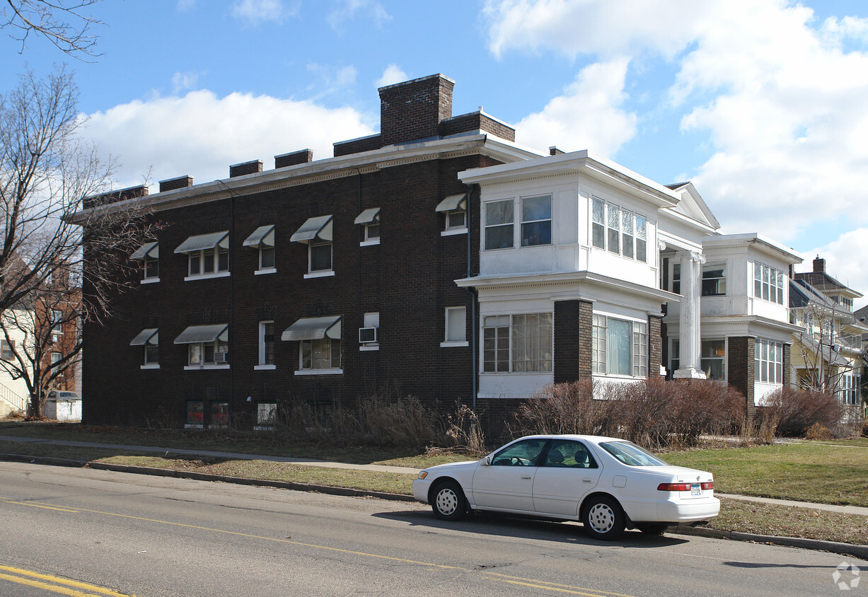 Building Photo - 1815 Portland Ave