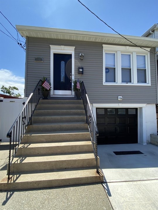 Primary Photo - 1455 45th St