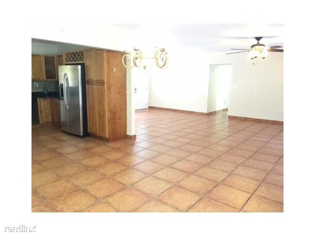 Building Photo - 16500 SW 91st Ave