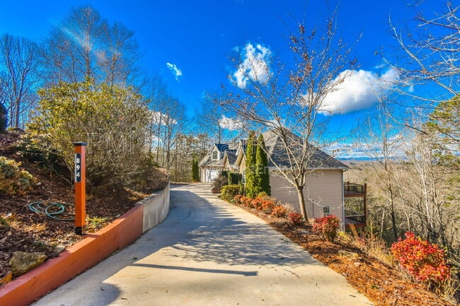 Building Photo - 894 Oak Pointe Dr