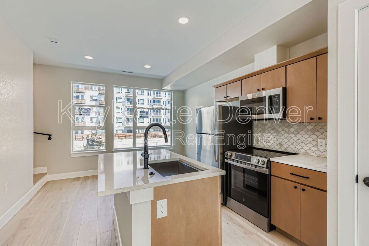 Foto principal - 4100 E Warren Ave