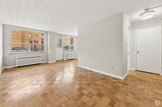 2BR, 1BA - 800SF - Living Room - Bel Manor Apartments