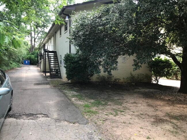 Photo - 860 Monroe Dr NE Apartments