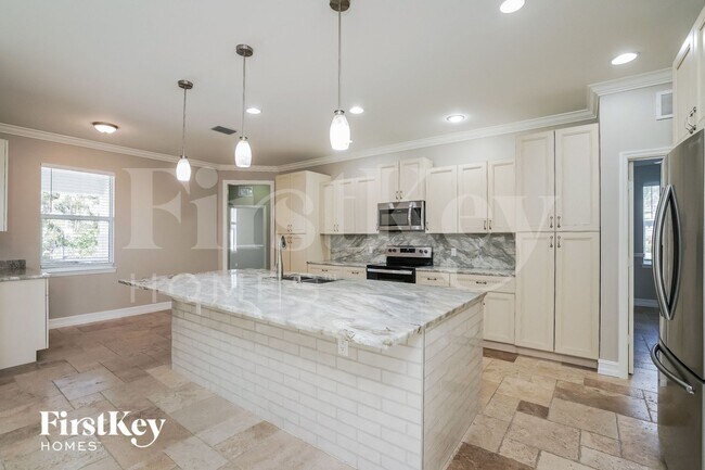 Foto del edificio - 4116 SW 16th Pl