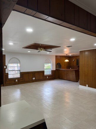 Building Photo - 412 Cd Ave