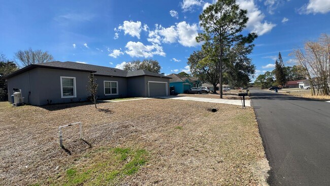 Foto del edificio - Incredible 3 Bedroom, 2 Bathroom Home in Palm Bay!!