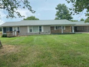 Building Photo - 3336 Hilham Rd