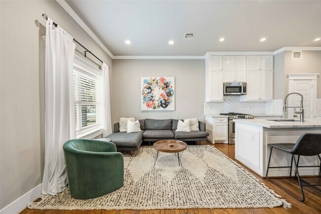 Building Photo - 1006 Enid St