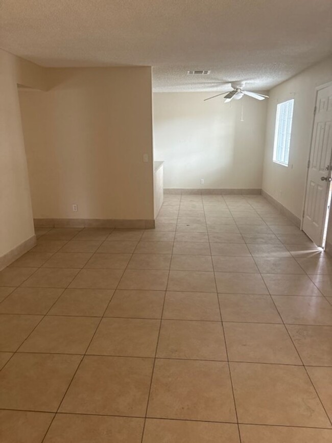 Building Photo - 4223 Zavala St
