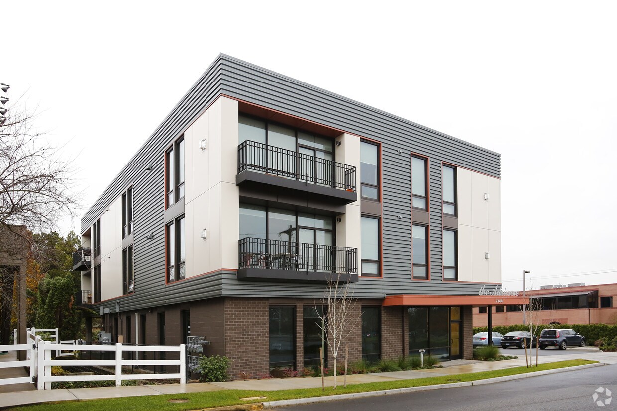 Foto del edificio - The Adrienne