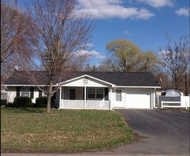 Building Photo - 1323 Gable Dr