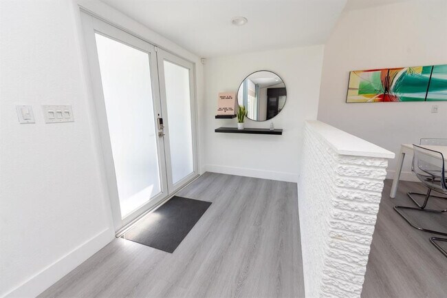 Foto del edificio - 475 NE 142nd St