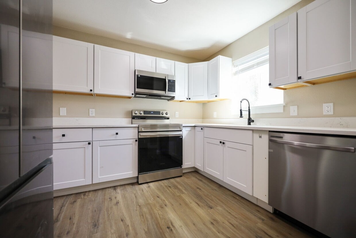 2-Bedroom Duplex in SE Portland - 2-Bedroom Duplex in SE Portland