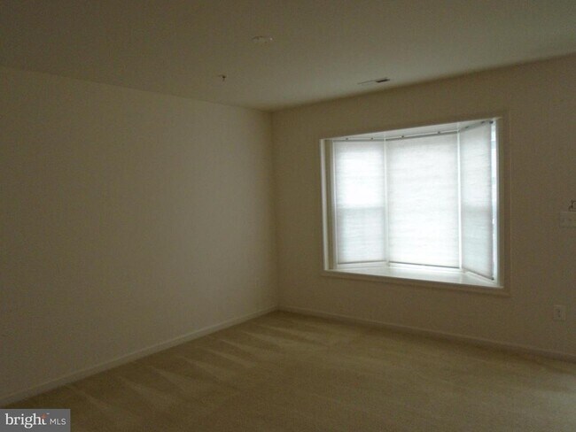 Building Photo - 6515 Dundee Dr