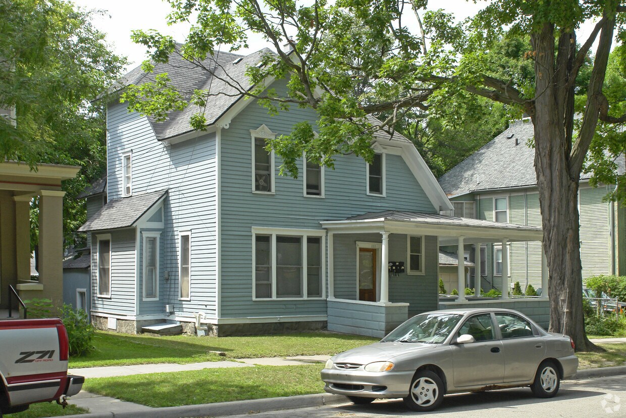 Building Photo - 111 Madison Ave SE
