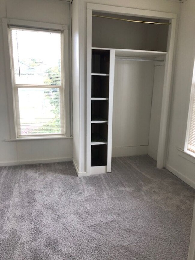 Foto del edificio - 27 8th Ave W