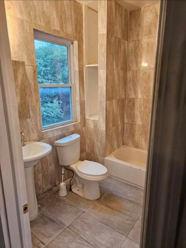 225 Chadwick Ave Unit 3rd FL