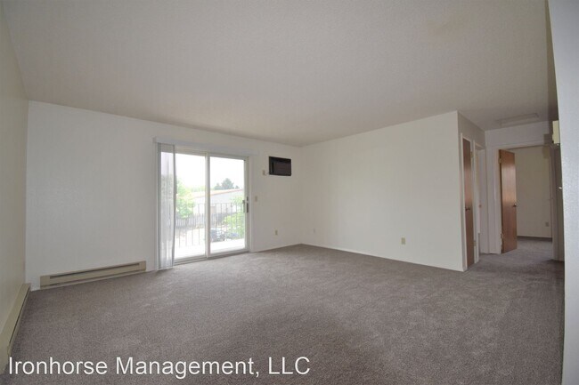 Building Photo - 811 W Villard St