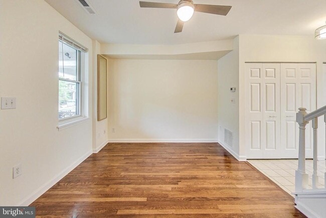 Building Photo - 1749 L St NE