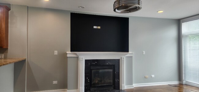 Building Photo - 6433 S Drexel Ave