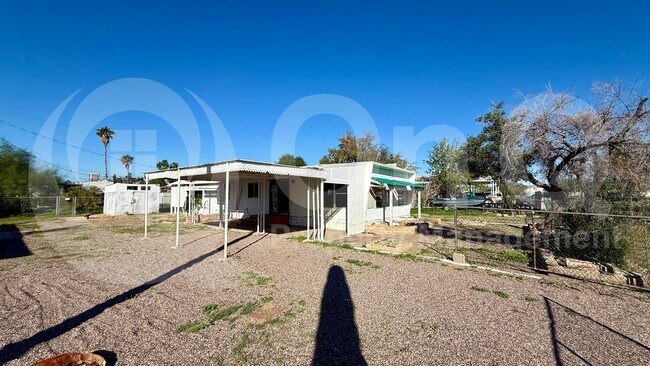 Building Photo - 334 N 83rd St