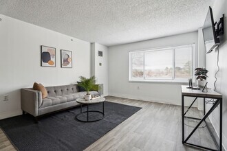 Building Photo - 1711 Bellevue Ave