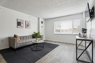 Building Photo - 1711 Bellevue Ave