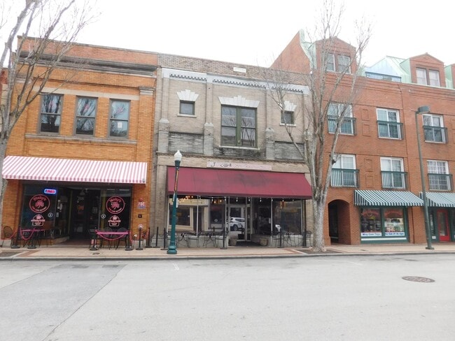 Building Photo - 216 Middle St