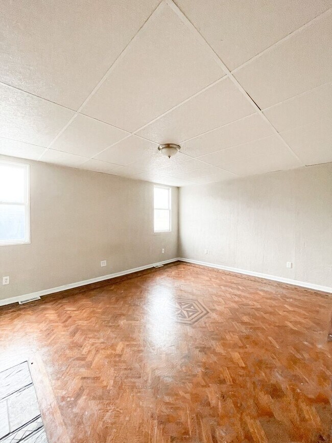 Building Photo - AVAILABLE MAY 2024 - Beautiful, Open-Conce...