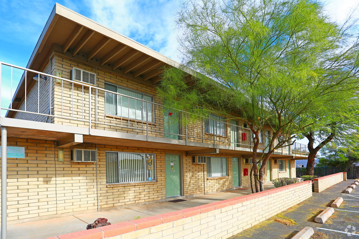 Primary Photo - Limberlost Studio Apartments