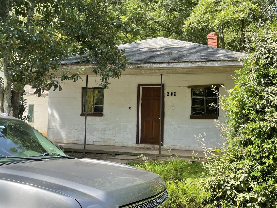 Primary Photo - 609 Pearl St