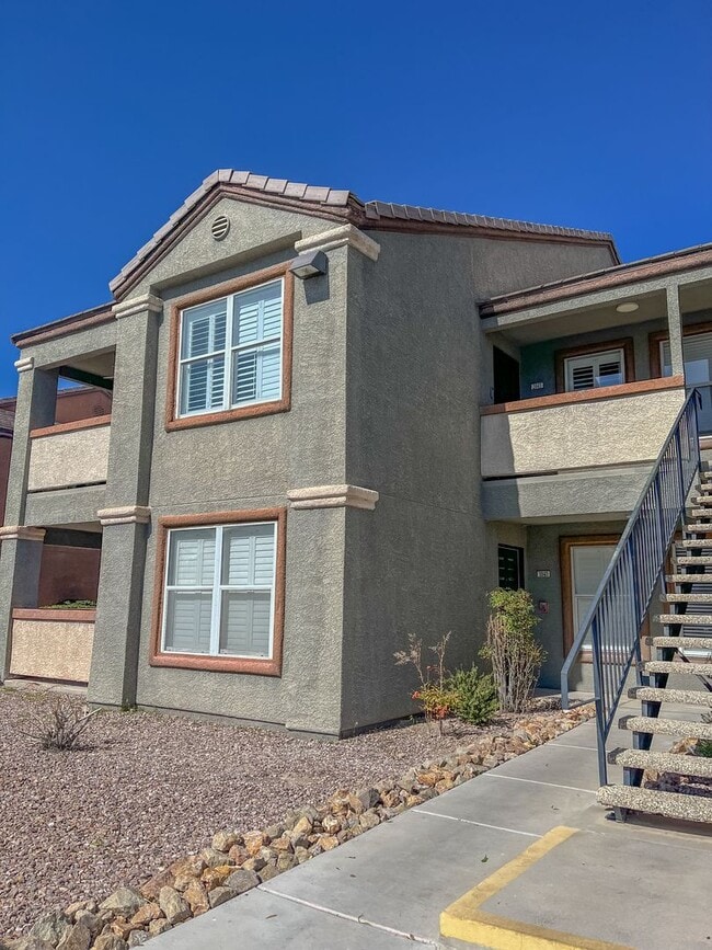 Building Photo - 555 E Silverado Ranch Blvd